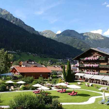 Familien- & Vitalhotel Auenhof Fulpmes Dış mekan fotoğraf