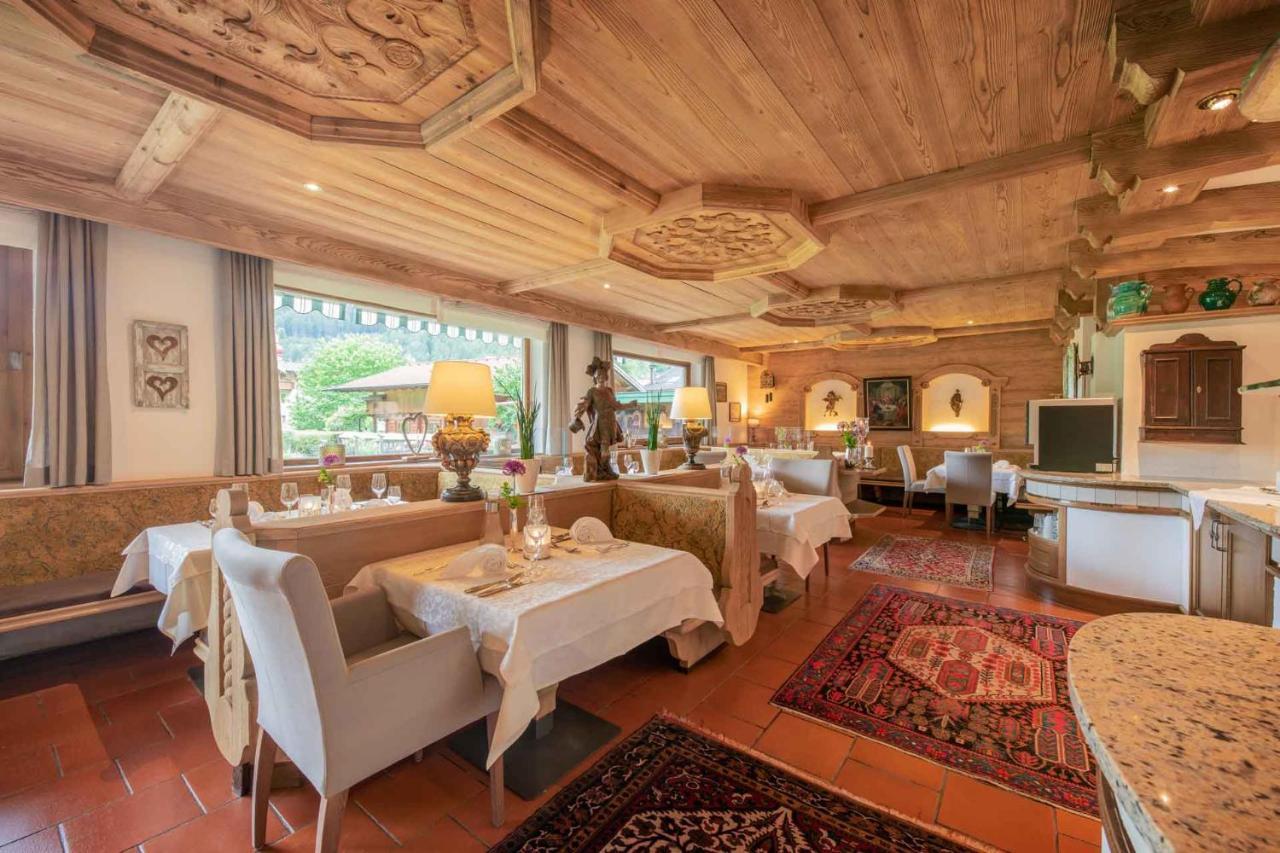 Familien- & Vitalhotel Auenhof Fulpmes Dış mekan fotoğraf