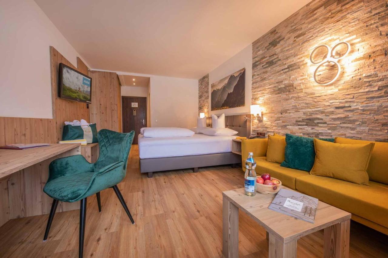 Familien- & Vitalhotel Auenhof Fulpmes Dış mekan fotoğraf