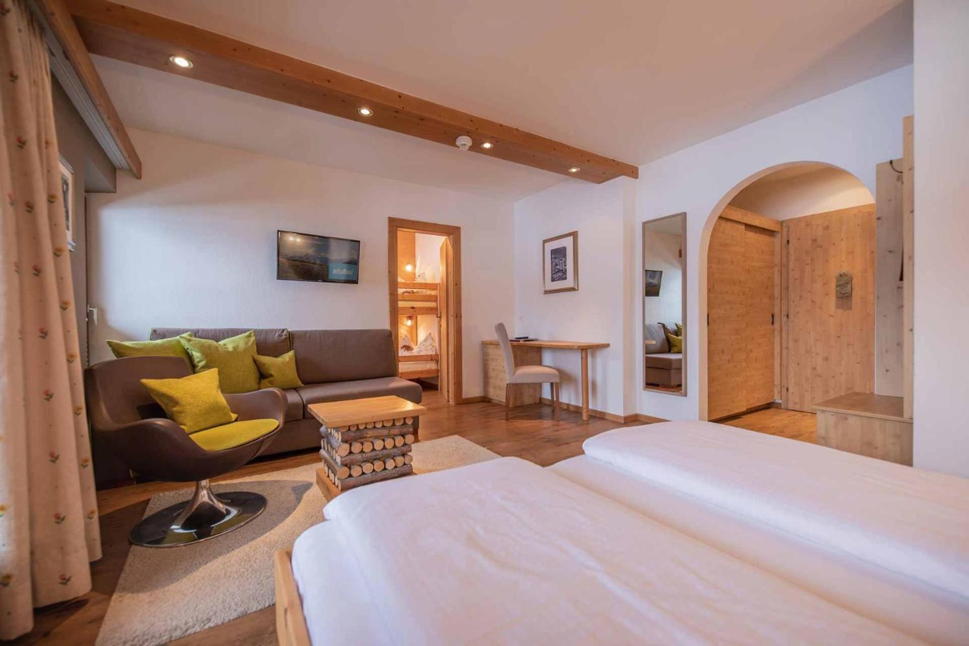 Familien- & Vitalhotel Auenhof Fulpmes Dış mekan fotoğraf