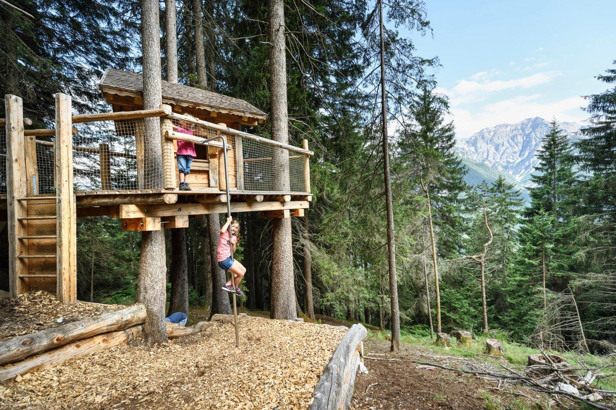 Familien- & Vitalhotel Auenhof Fulpmes Dış mekan fotoğraf