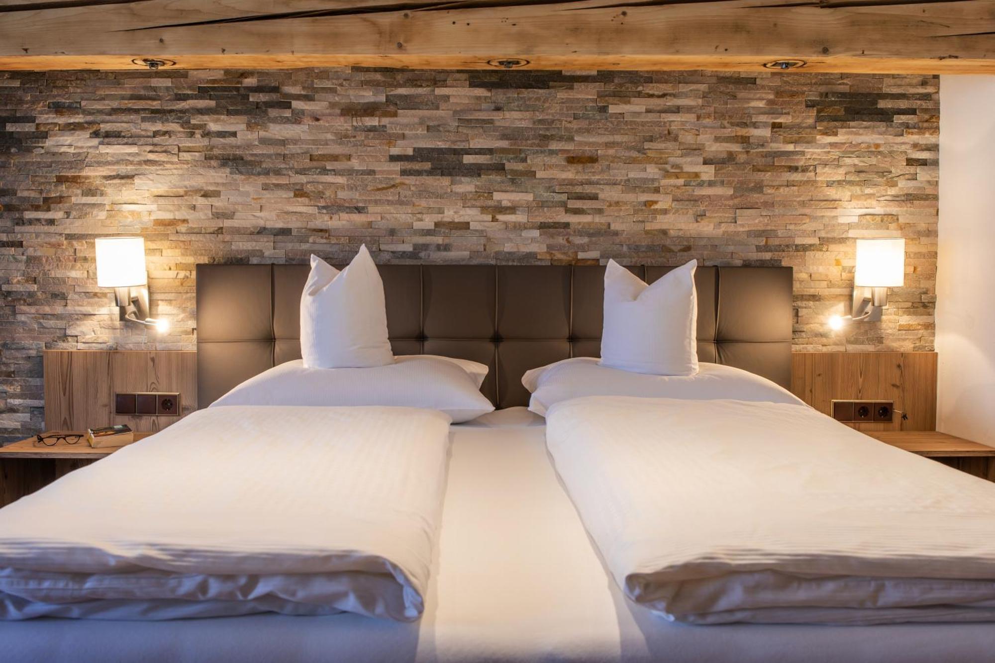 Familien- & Vitalhotel Auenhof Fulpmes Dış mekan fotoğraf