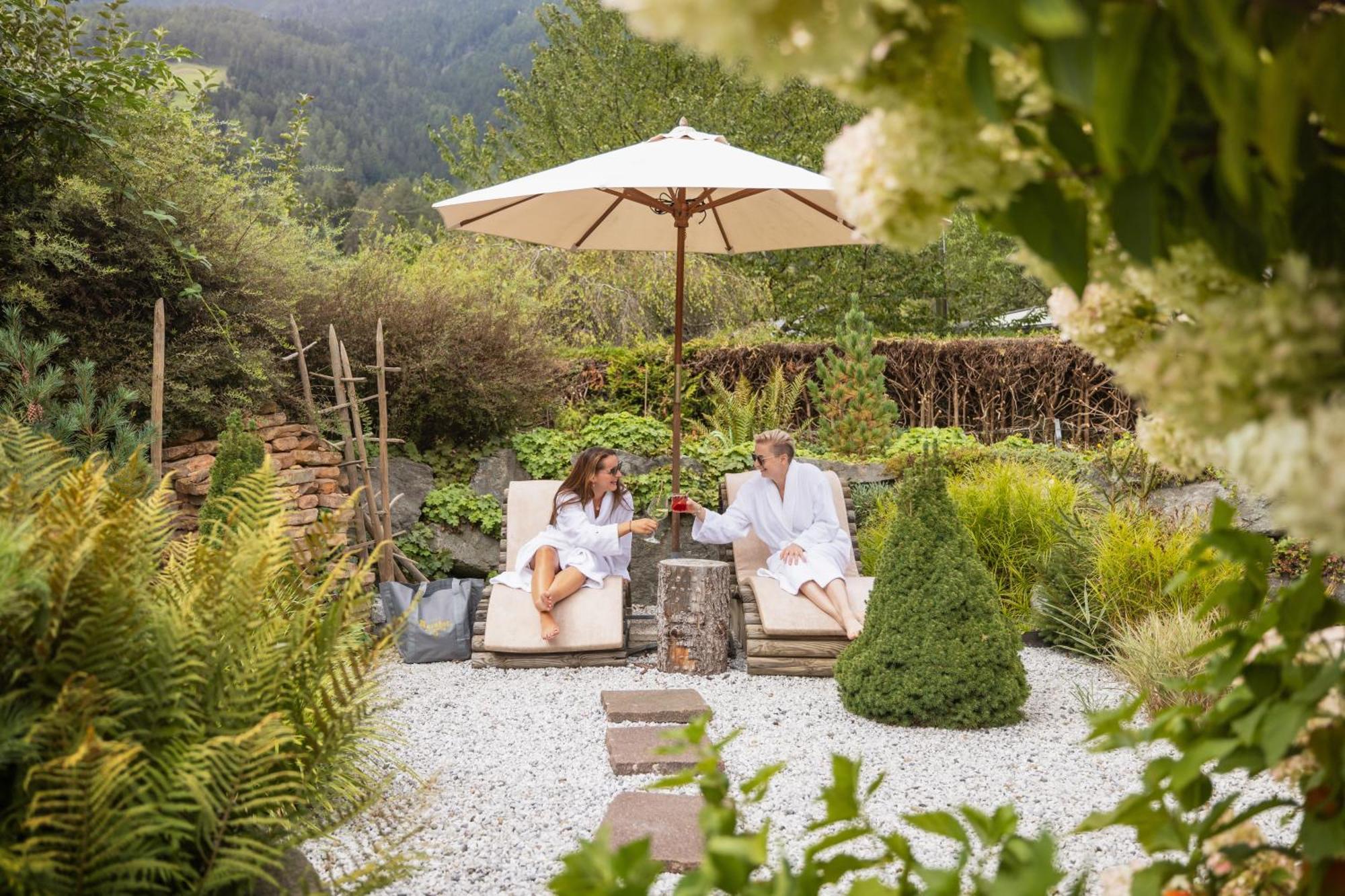 Familien- & Vitalhotel Auenhof Fulpmes Dış mekan fotoğraf