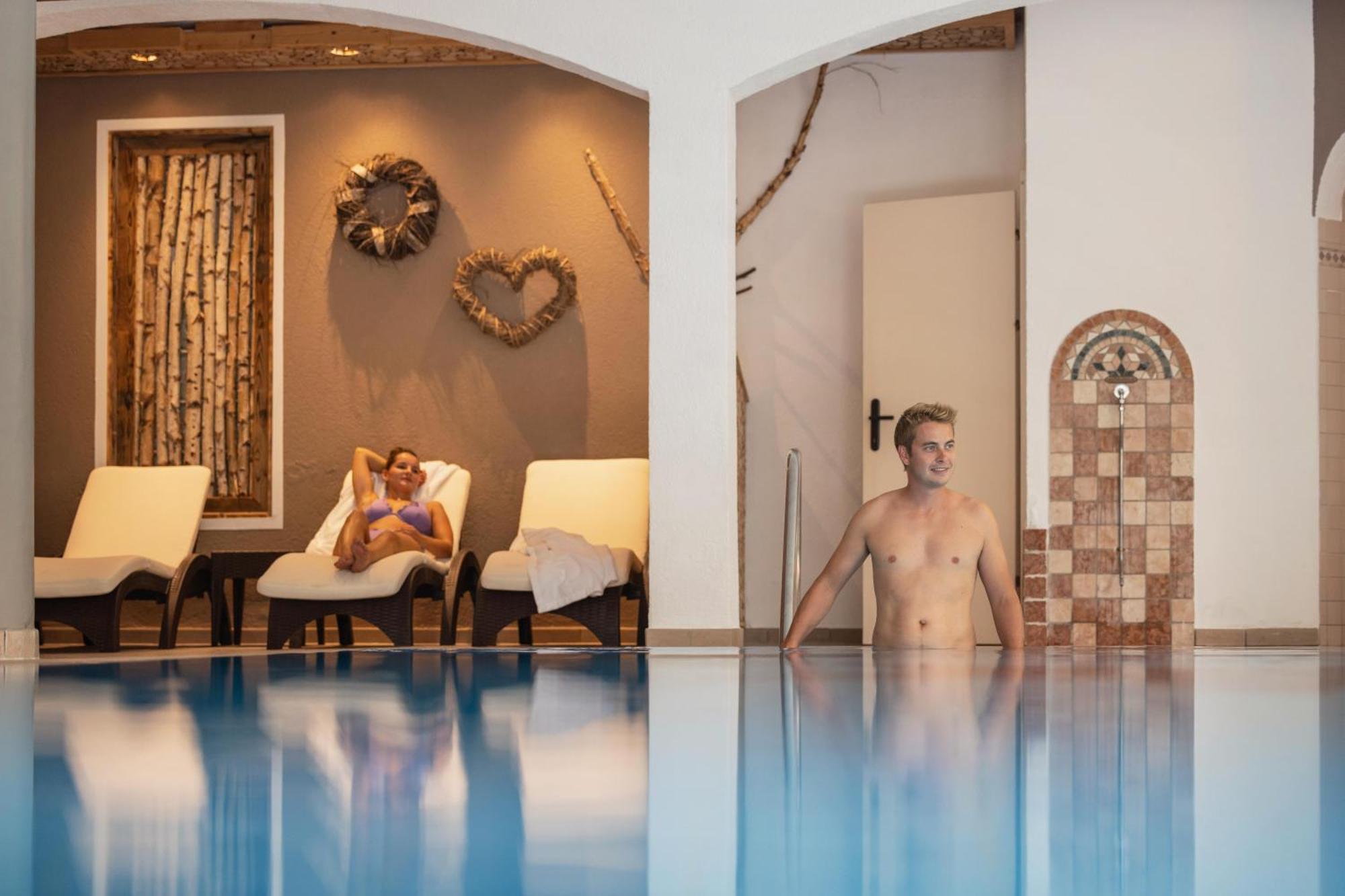 Familien- & Vitalhotel Auenhof Fulpmes Dış mekan fotoğraf