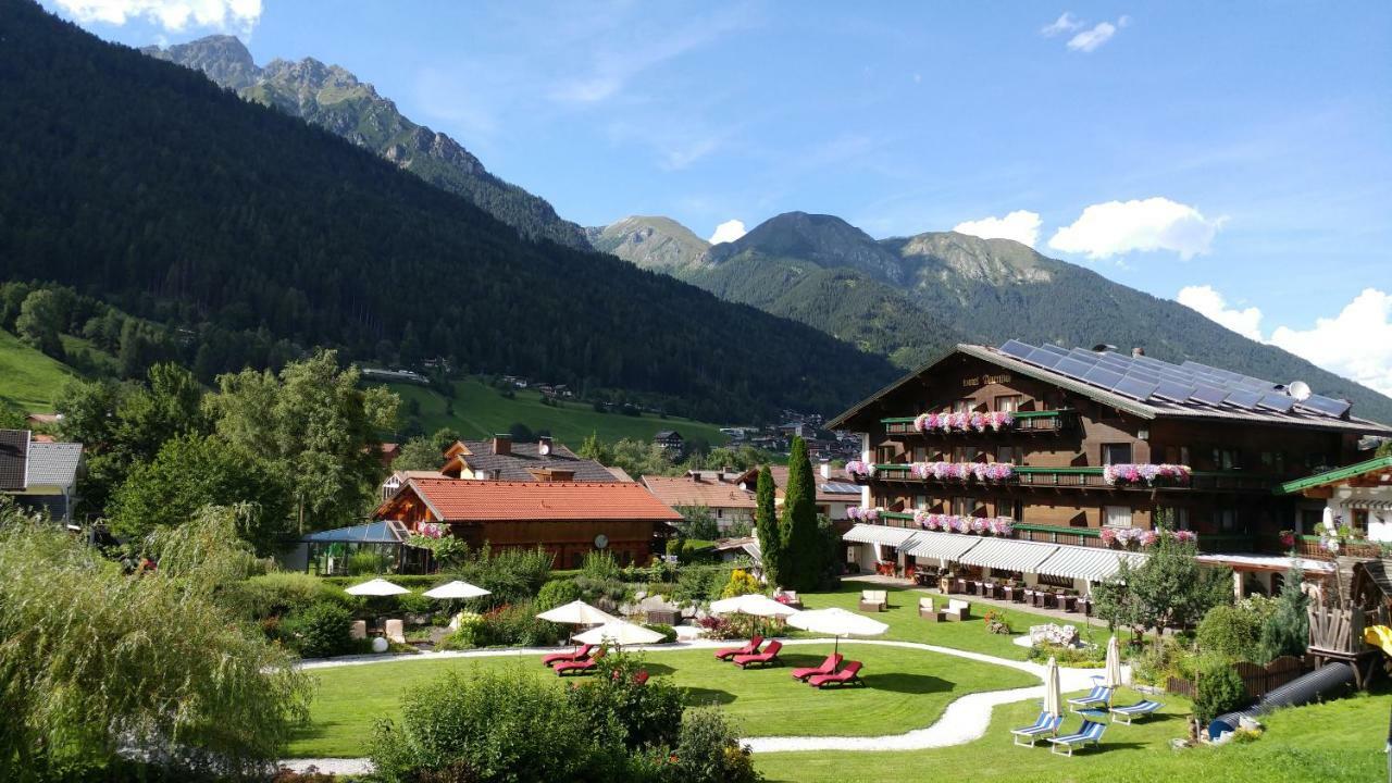 Familien- & Vitalhotel Auenhof Fulpmes Dış mekan fotoğraf